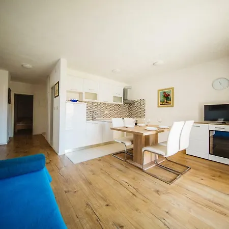 Cicibela Apartment *